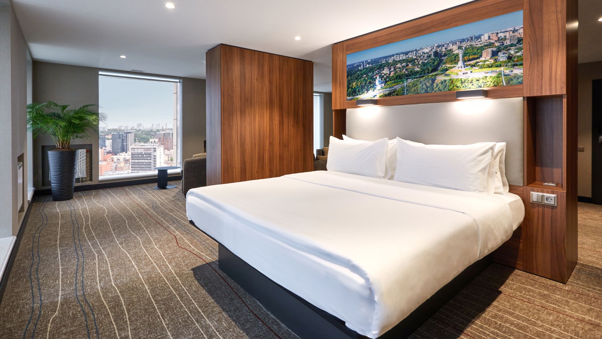 Superior King Suite